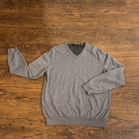 Calvin Klein 100% Merino Wool Gray Sweater, Sz. Large. - Picture 1 of 5